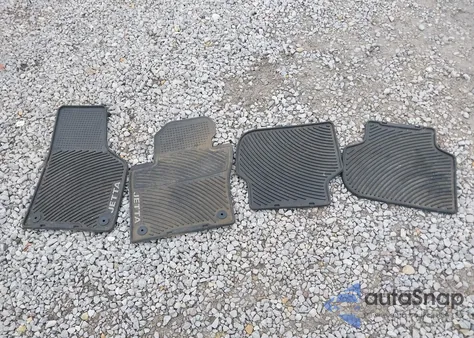 2014 Volkswagen Jetta 1.8T Se z USA, uszkodzony, nr VIN 3VWD17AJXEM409168